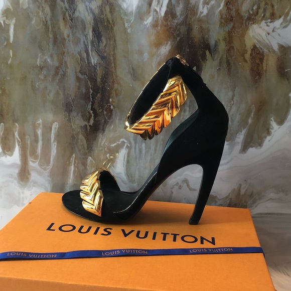 Louis Vuitton Gold V Symphony Strap Sandal 39 - Picture 5 of 8